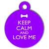 Médaille personnalisée chien Keep Calm violette ronde